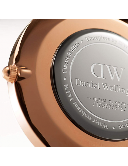 Chic Time | Montre Daniel Wellington Classic Black York DW00100140 bracelet cuir marron | Prix : 94,50 €