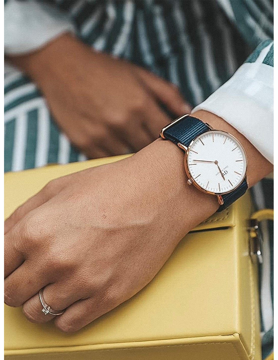 daniel wellington hybrid watch