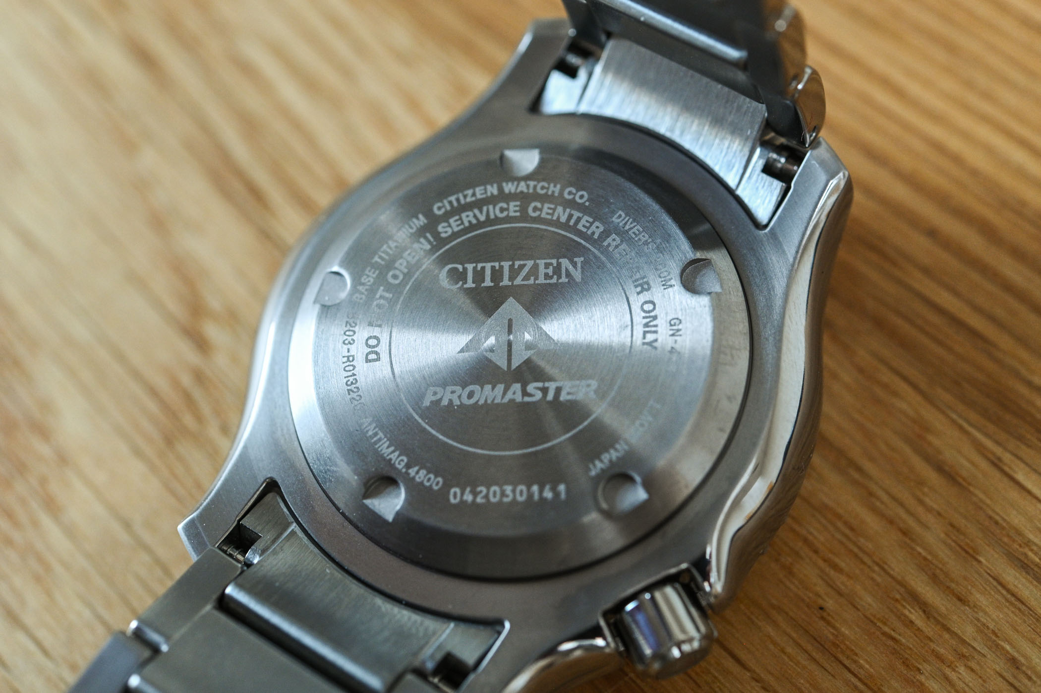 Montre Citizen Promaster et son bracelet et boitier en super titane