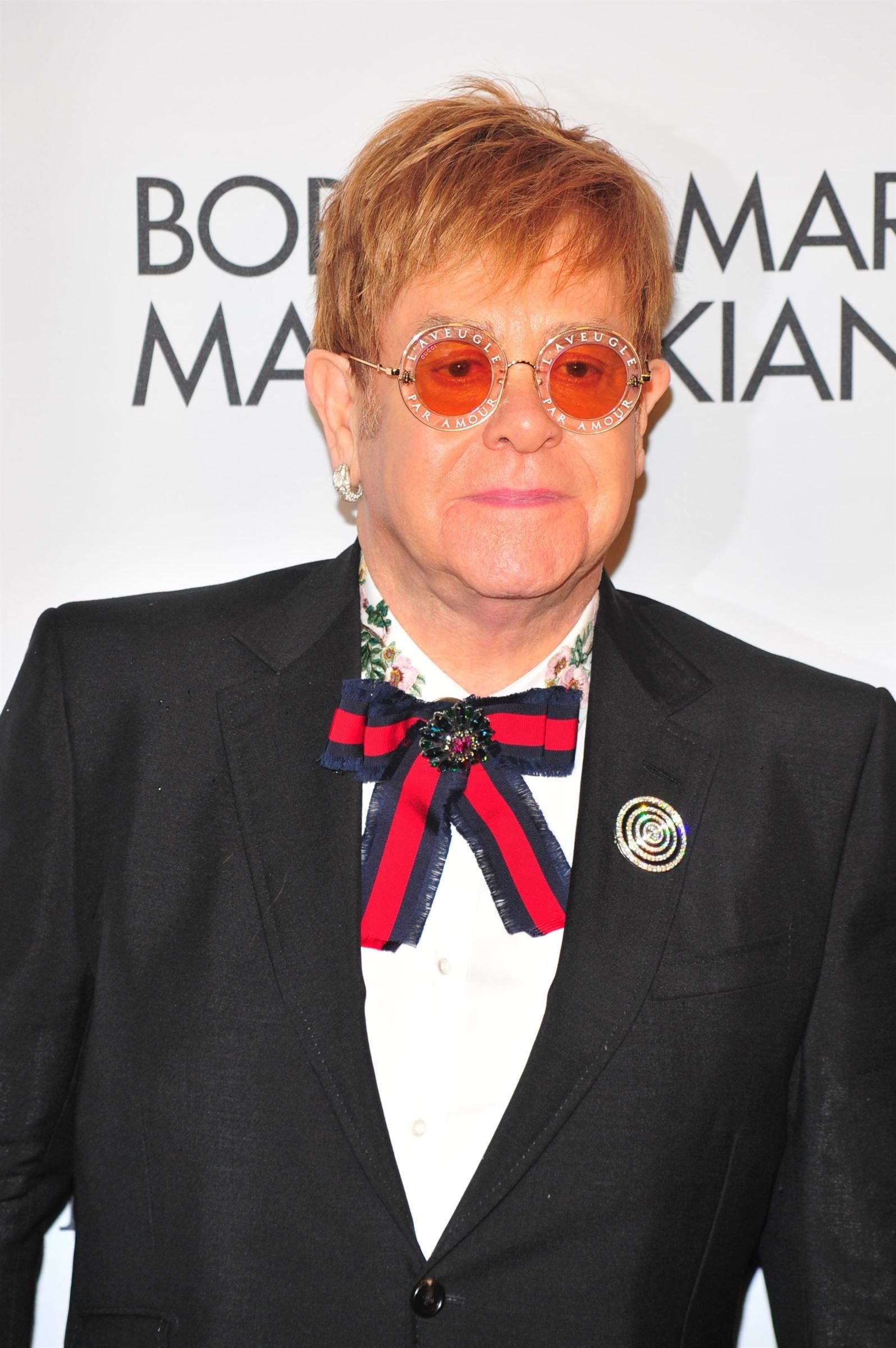 Lunettes Gucci l'aveugle par amour portés par les stars comme Elton John