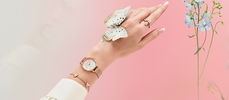 Montre Olivia Burton et son bracelet en maille acier rose