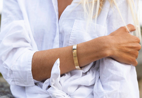 Quel bijou associer avec une montre femme ?